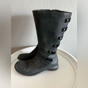 Merrell Tetra Launch Women Size 8.5  Black
Leather Boots Side Zip Waterproof